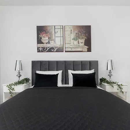 Apartmán Nowoczesny Z Balkonem Blisko Plazy By Renters *