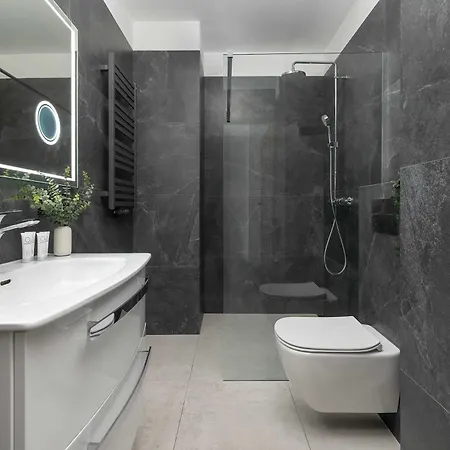 Nowoczesny Z Balkonem Blisko Plazy By Renters Apartmán