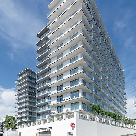 Nowoczesny Z Balkonem Blisko Plazy By Renters Miedzyzdroje